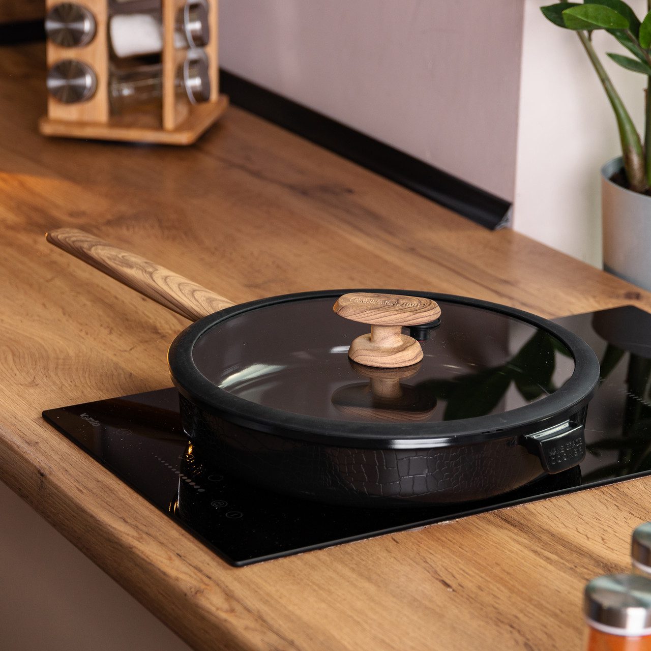 Алюмінієва сковорода з керамічним покриттям антипригарним 1.8 л Ø 24 см чорна MGC HP-4-457B_HP-4-457B_Milantium_6