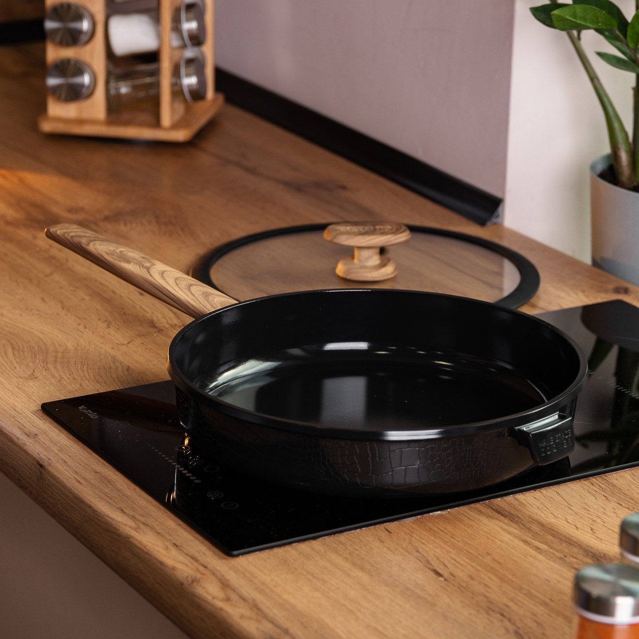 Алюмінієва сковорода з керамічним покриттям антипригарним 1.8 л Ø 24 см чорна MGC HP-4-457B_HP-4-457B_Milantium_7