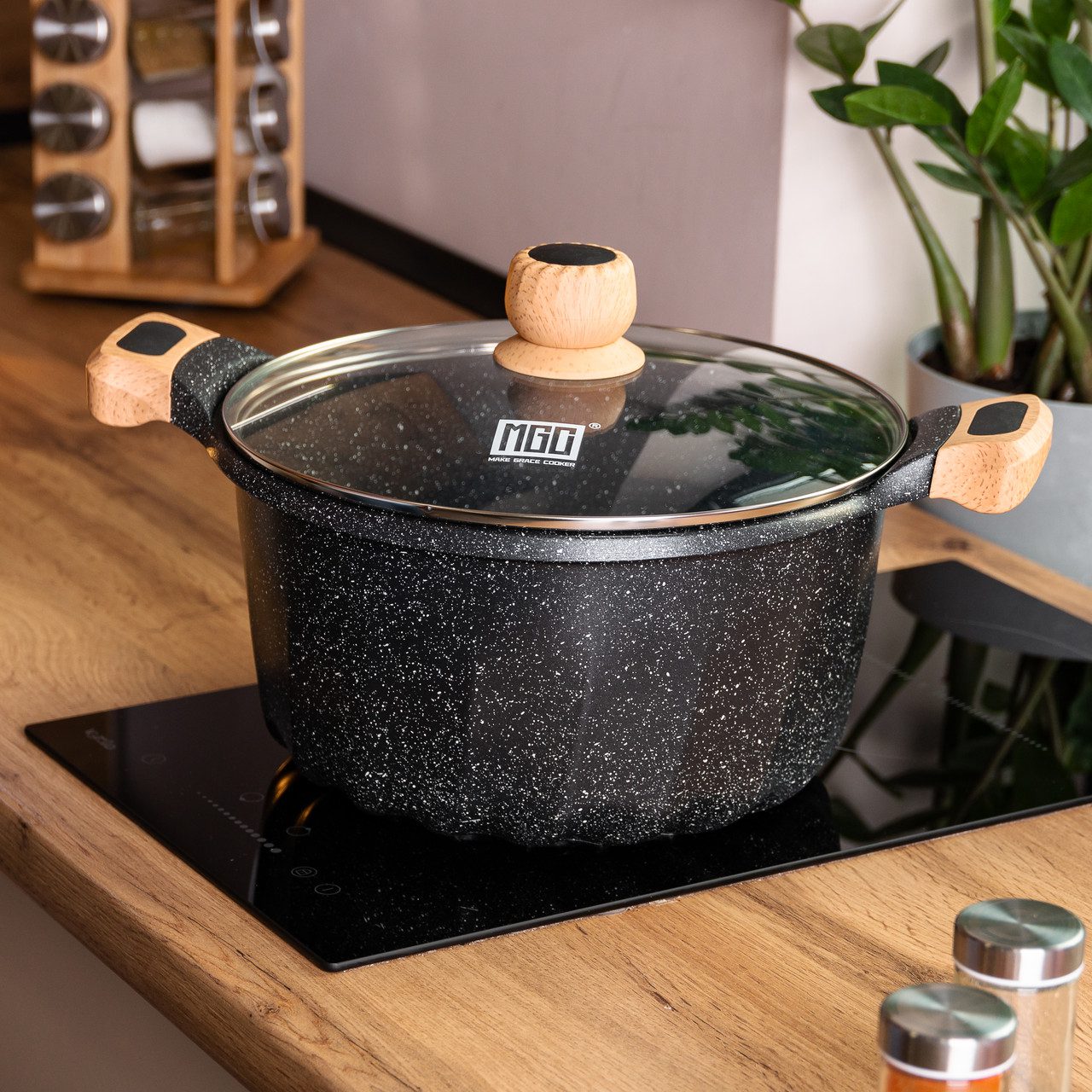 Алюминиевая кастрюля о&кстати;емом 5 литров с крышкой Ø 24 см з мармуровим антипригарним покриттям MGC чорна HP-4-433B_HP-4-433B_Milantium_5