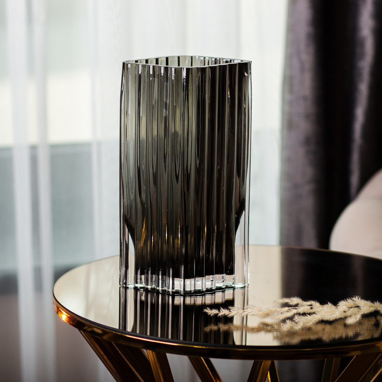 Прямокутна декоративна скляна ваза для квітів 23 см сірого кольору HP-1702_HP-1702_Milantium_5