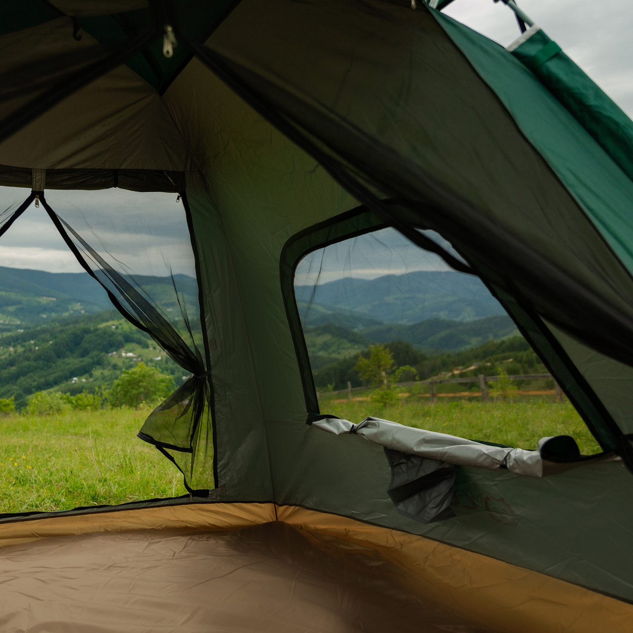 Палатка в кемпинге 3-кровая с тентом 235*235*155 см зелений LU005GR_LU005GR_Milantium_7