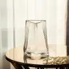 Скляна ваза для квітів