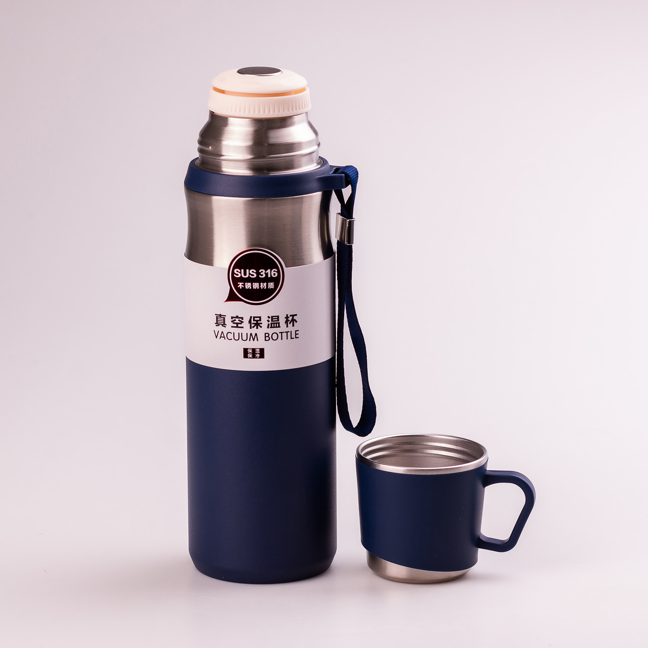 Термос з чашкою та ремінцем 600 мл з металевою колбою Синій_HPGM80155BL_Milantium_2