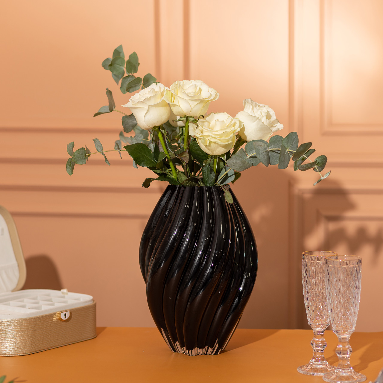 Декоративна скляна ваза для квітів 30 см фігурна ваза 5 л Чорна_HP-10-4_Milantium_3