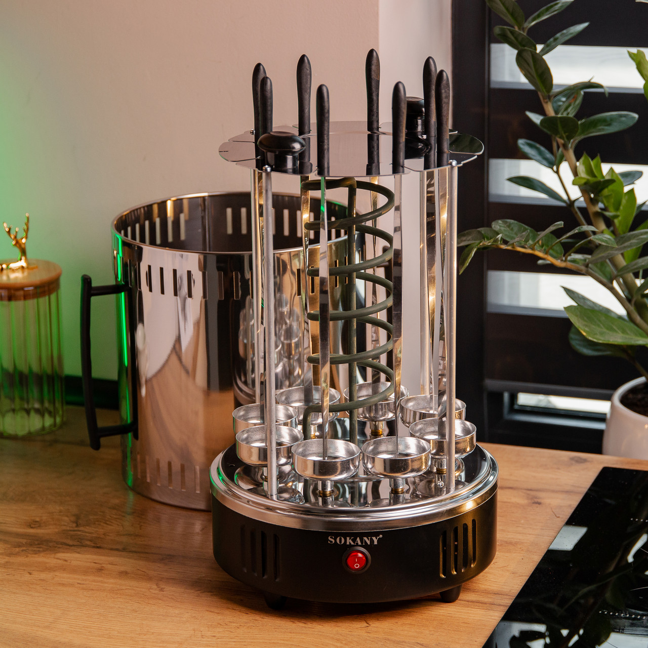 Электрошашлычница вертикальная Sokany SK6113 8 шампуров 1500 Вт_SK6113_Milantium_6