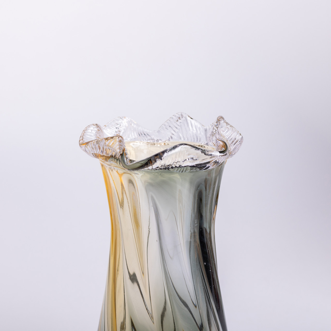 Ваза декоративна 26 см для квітів скляна фігурна ваза з кольорового скла 1.2 л Жовто-сіра HP-9-11_HP-9-11_Milantium_2