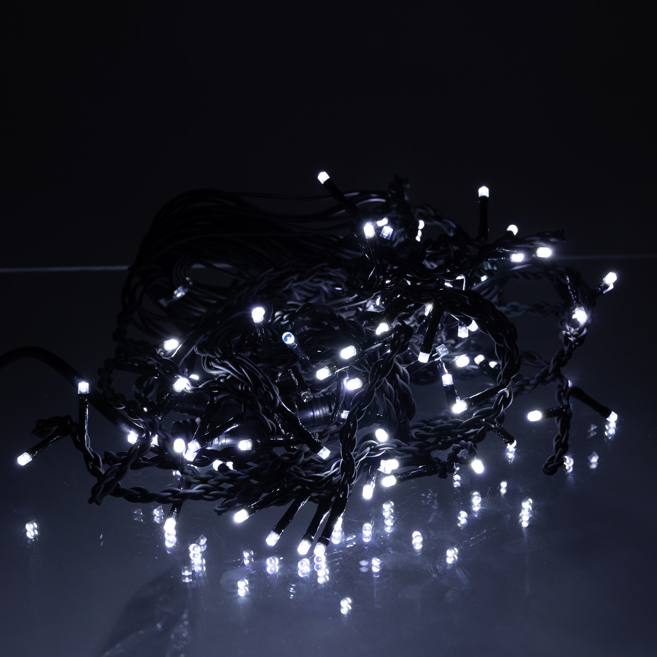 Новорічна гірлянда вулична Бахрома 6 м 105 LED чорний провід Білий 6МBW – купити в Україні недорого