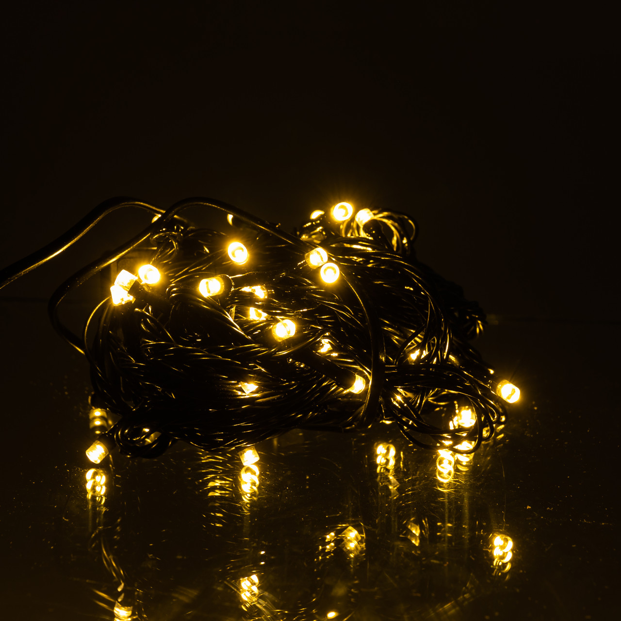 Новорічна кімнатна гірлянда нитка 6 м 50 LED чорний провід Жовтий W50LED6MBY – купити в Україні недорого
