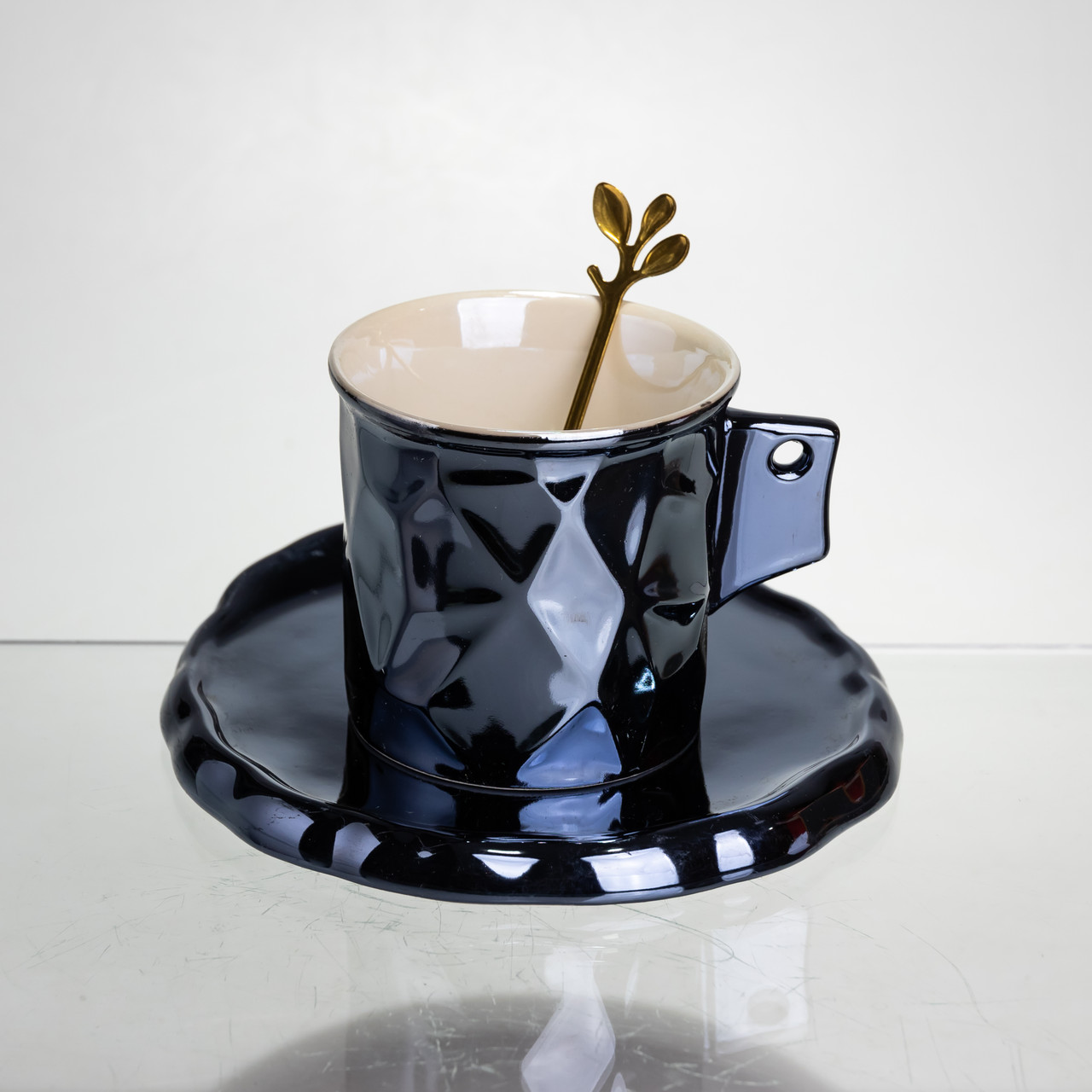 Чашка порцелянова для кави 200 (мл) з блюдцем і ложкою, гарна чашка в подарунок Чорний FM-2A – купити в Україні недорого