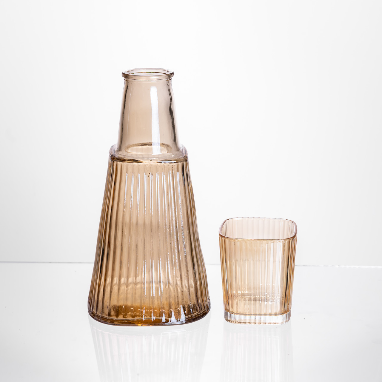 Глечик 1 літр зі склянкою 1 шт по 200 мл Коричневий HP-19-PYF-2 – купити в Україні недорого