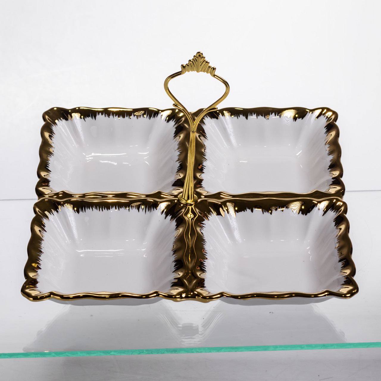 Менажниця порцелянова на 4 секції для закусок тарілка менажниця 22.5×22.5×3 (см) менажниця з ручкою Білий з золотом LC-BYL-101 – купити в Україні недорого