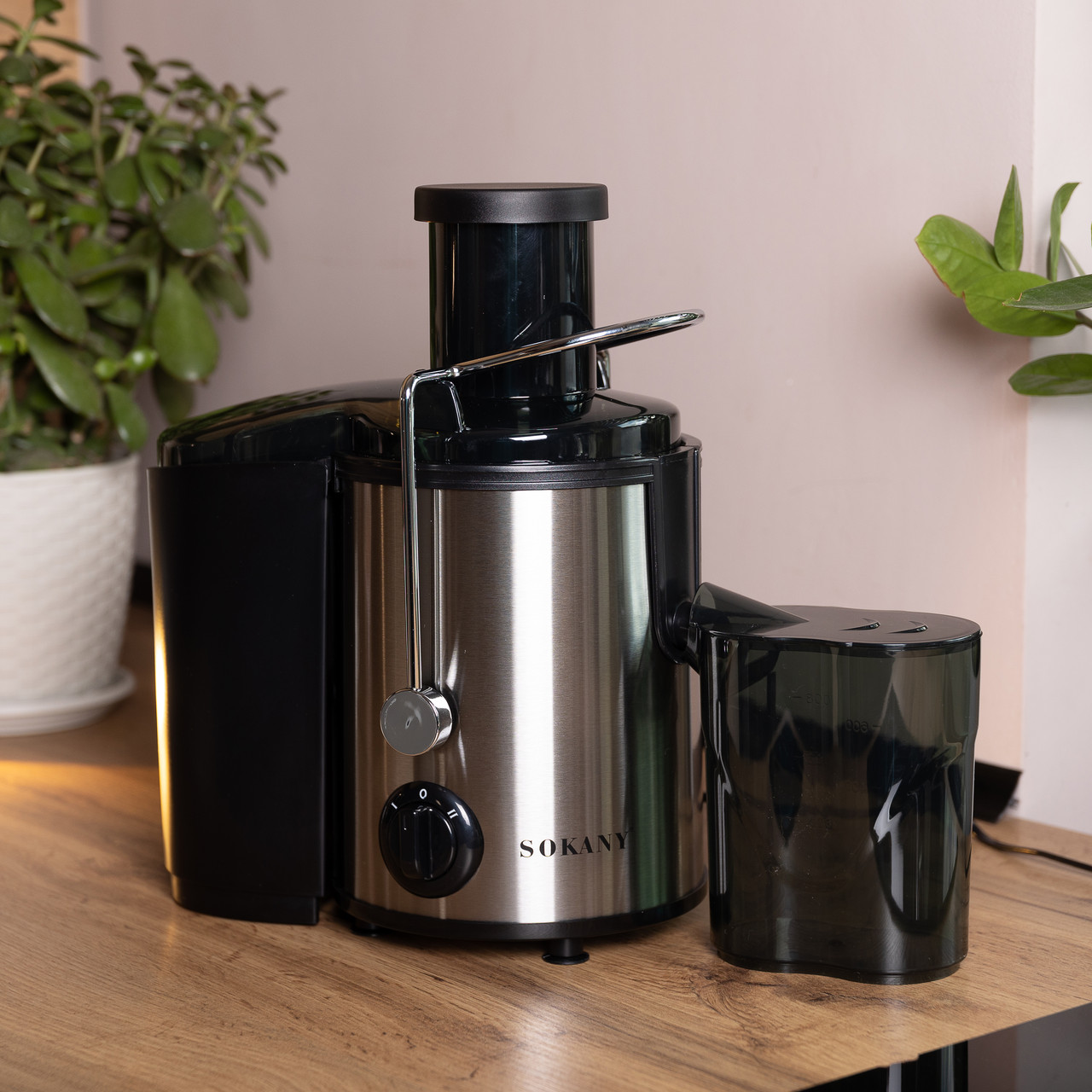 Соковижималка шнекова електрична з чашею Sokany SK-4000 800 Вт Чорна_SK-4000_Milantium_7