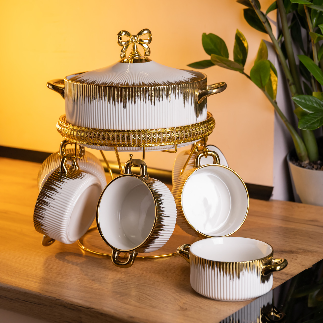 Суповий сервіз на 6 персон супниця 2 (л) на підставці з бульйонницями 400 (мл) тарілки для супу Білий із золотом FM-A23-2 – купити в Україні недорого